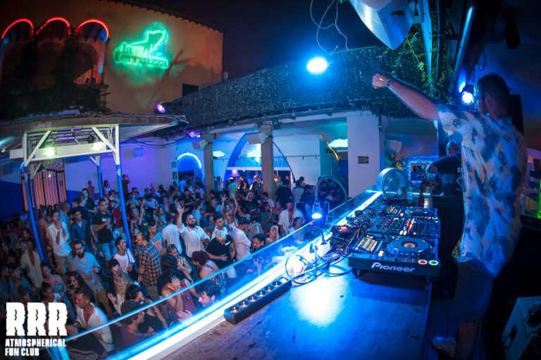 La Terrazza Dress Code Guide for Men and Women